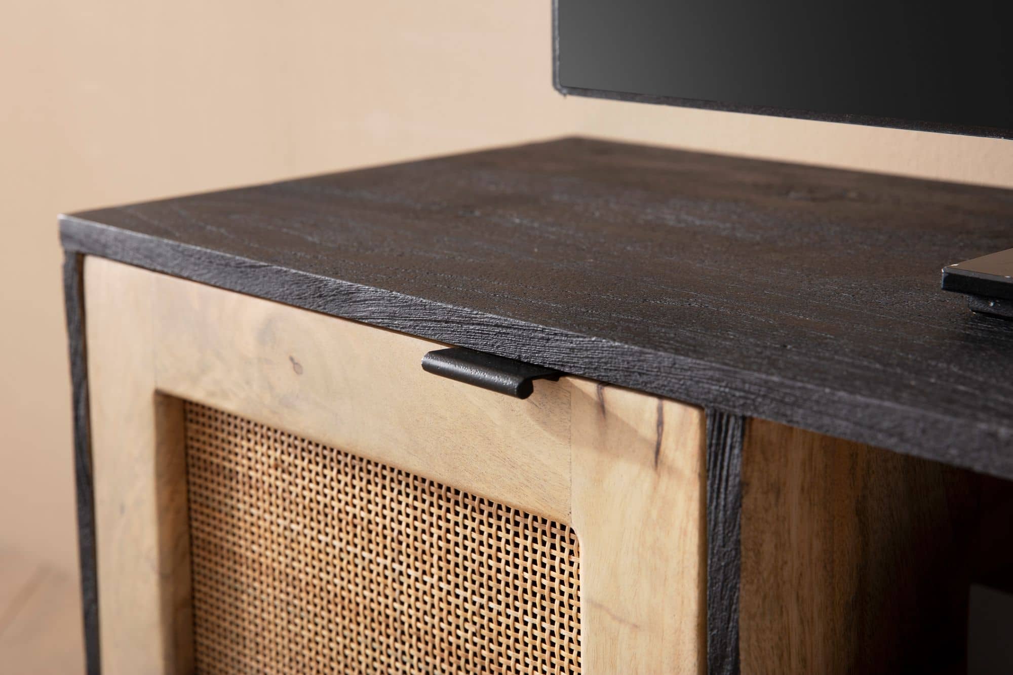Lowboard Mango Massivholz / Rattan 120x44x35 cm TV-Kommode mit zwei Türen Lowboard Mango Massivholz / Rattan 120x44x35 cm TV-Kommode mit zwei Türen