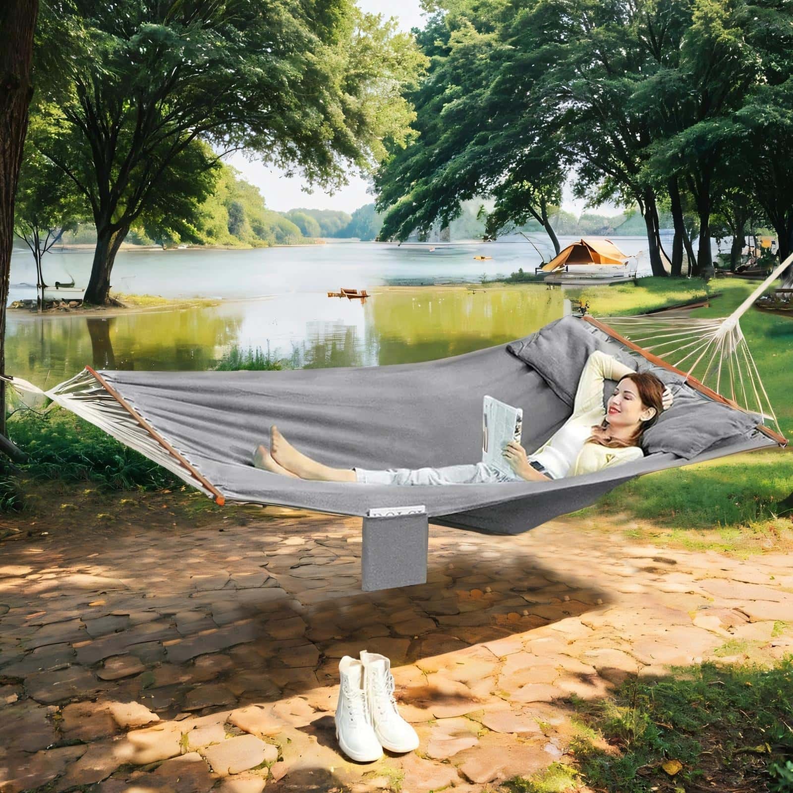 Hängematte 210 x 150 cm, Outdoor, mit 2 Holzstangen Hängematte 210 x 150 cm, Outdoor, mit 2 Holzstangen