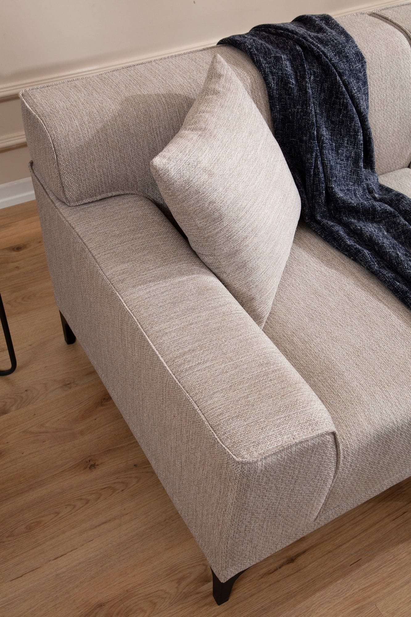 Ecksofa Petra – Skandinavisches Design trifft Komfort Ecksofa Petra – Skandinavisches Design trifft Komfort