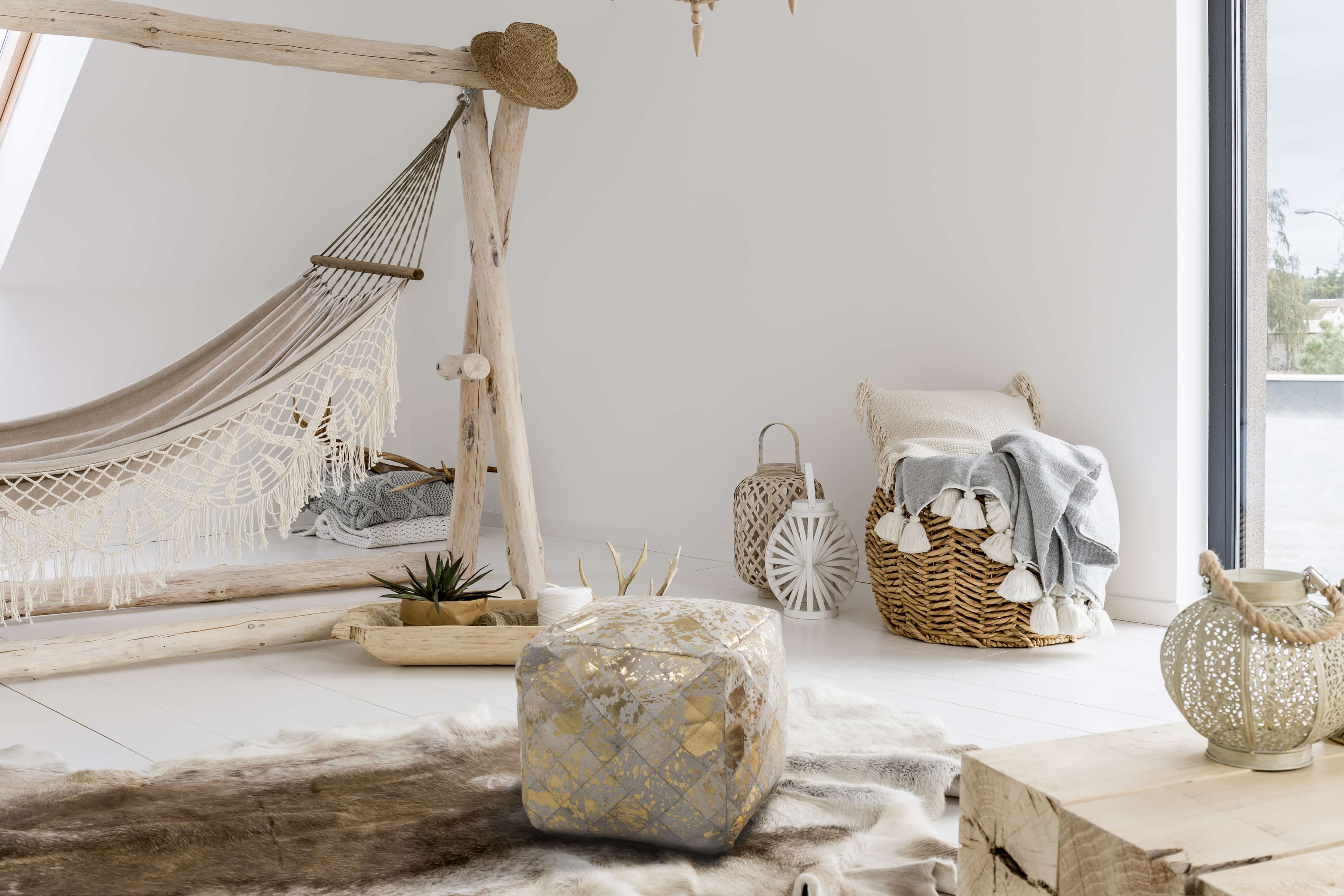 Lavish Pouf 210 Elfenbein / Gold 45cm x 45cm Lavish Pouf 210 Elfenbein / Gold 45cm x 45cm