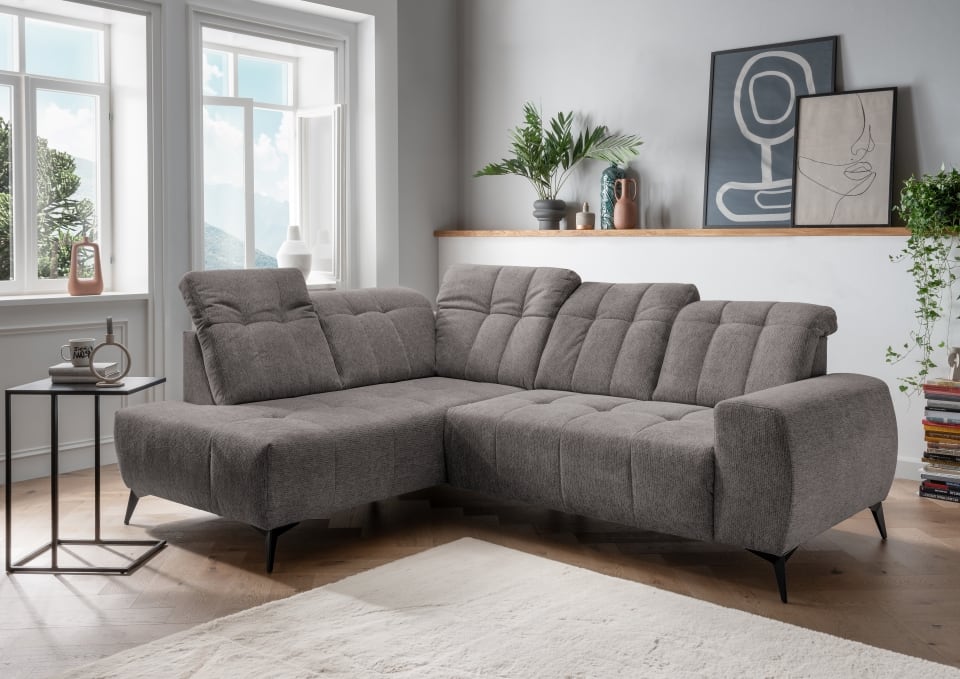 Ecksofa Sano von Benformato – Beidseitig bestellbar, Corto Stoff, Elektrofunktion & verstellbare Kopflehnen