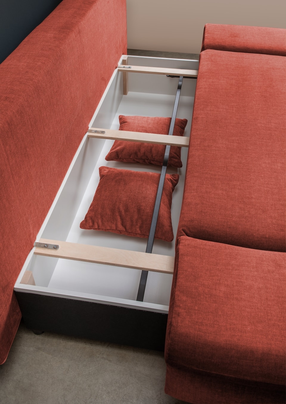 69KCUfqVIJ0Dph Korallenrote Raffinesse: Entdecke die Farbvielfalt im Sofa Dale