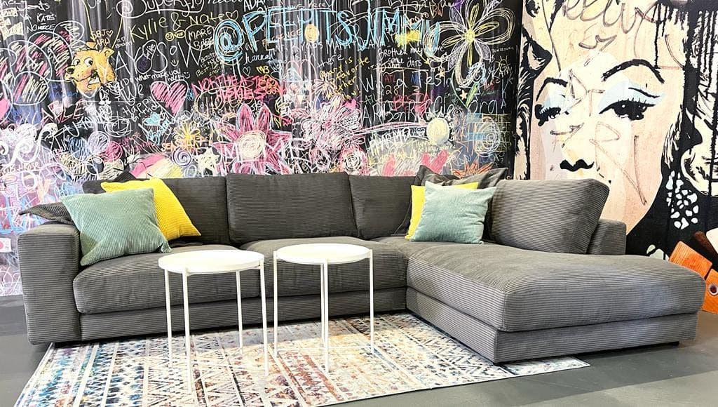 Ecksofa Melissa mit Cordbezug – Rückenkissen XXL optional mit Hocker