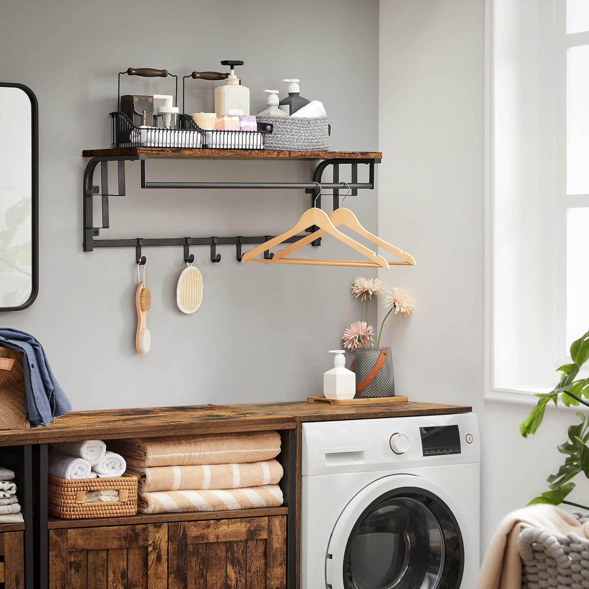 Wandgarderobe mit 5 abnehmbaren Haken Wandgarderobe mit 5 abnehmbaren Haken