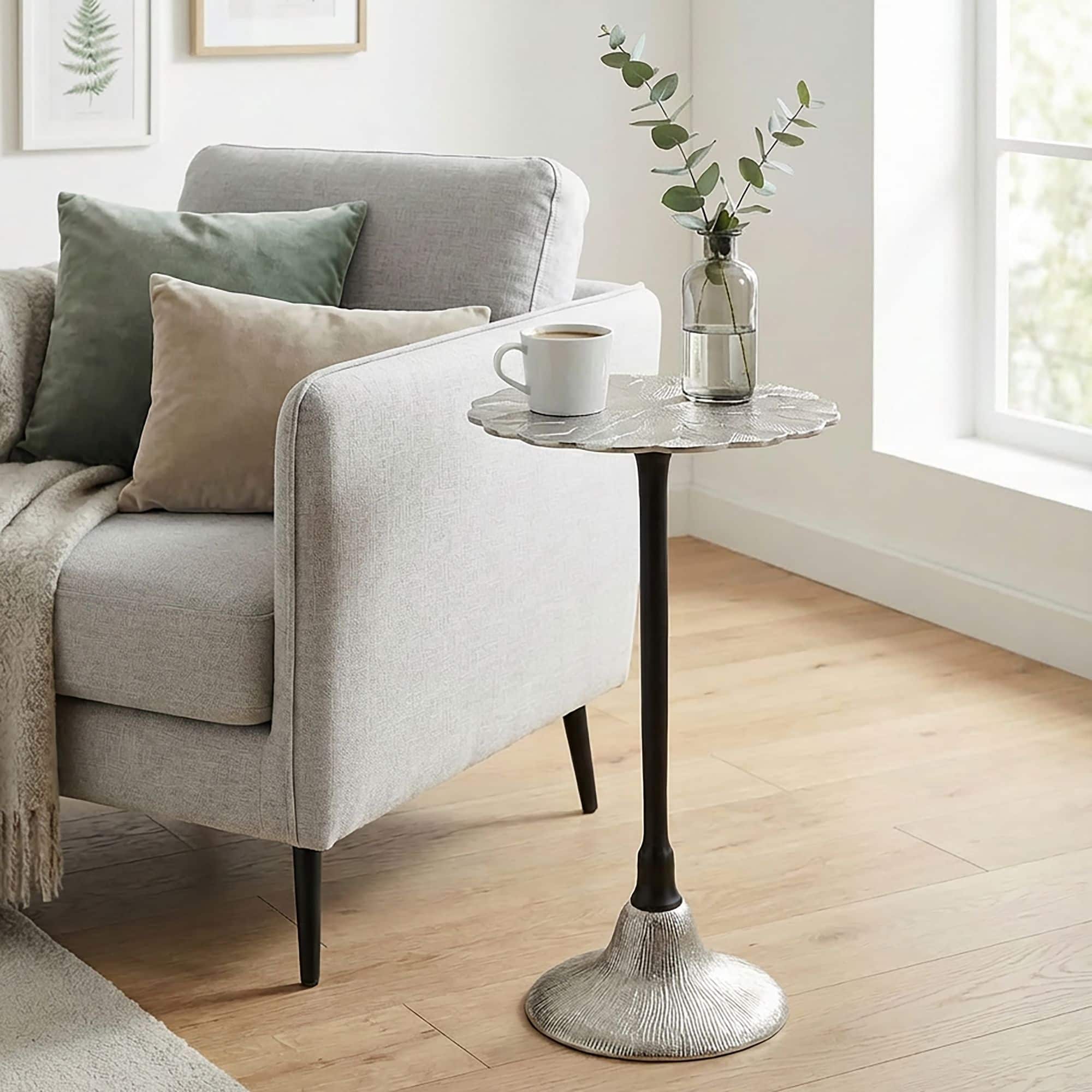 Beistelltisch Aluminium 29cm - Kleiner runder Anstelltisch aus Metall silber - Design Wohnzimmertisch - Dekotisch - Couchtisch - Metalltisch Handmade pflegeleicht