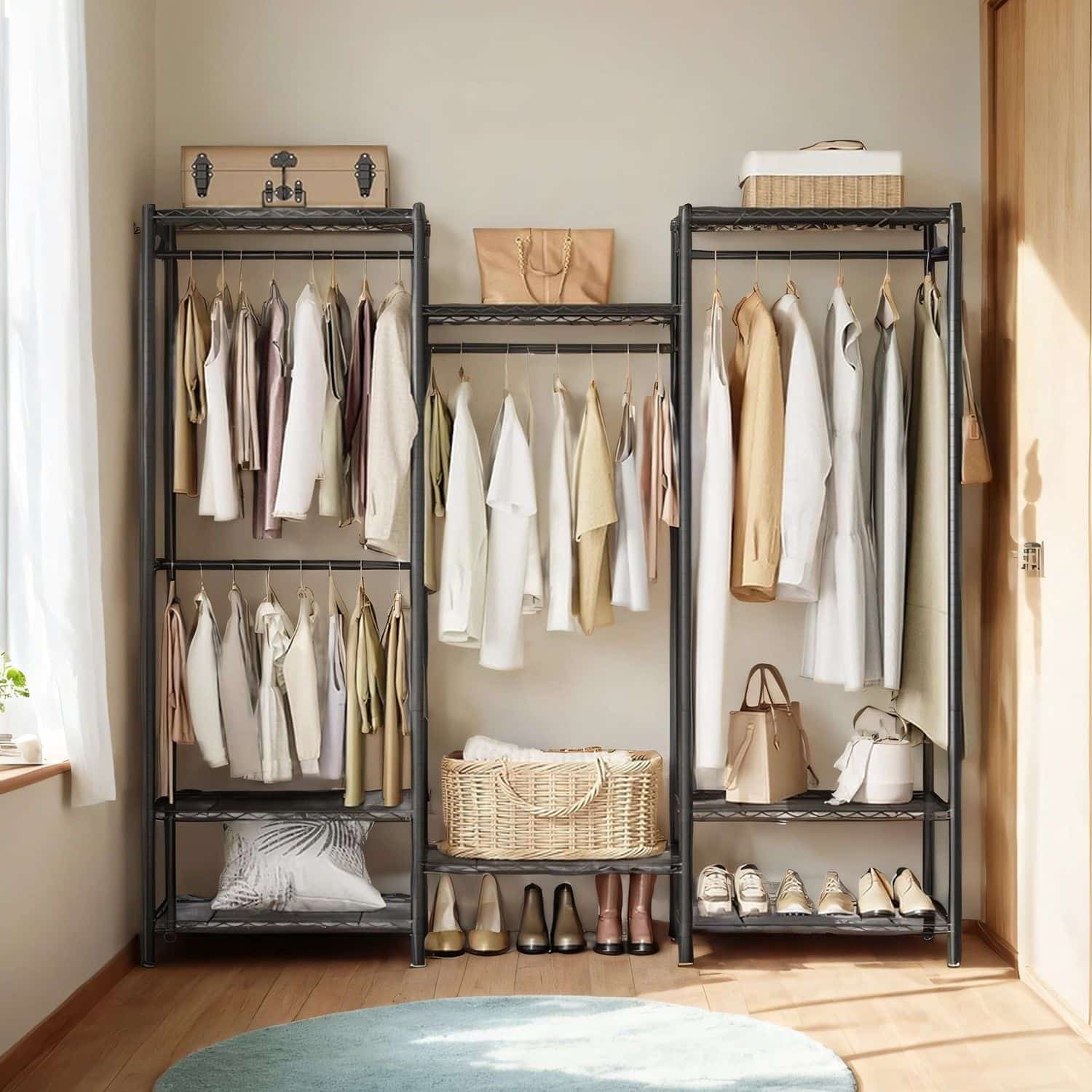 Kleiderständer, offener Kleiderschrank, Garderobe aus Metall Kleiderständer, offener Kleiderschrank, Garderobe aus Metall