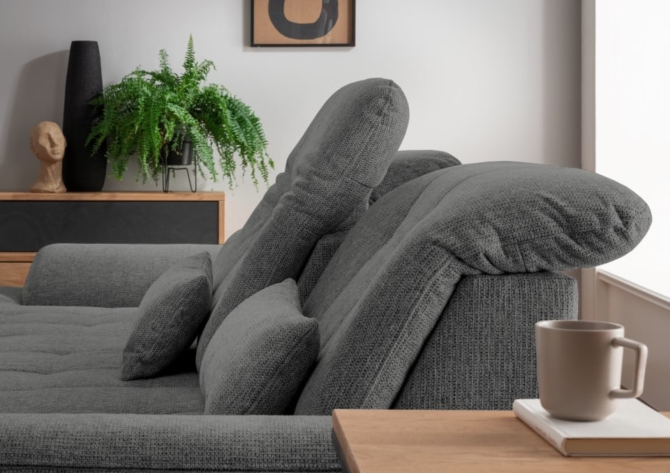 Benformato_Rigatti_2FRFKF-RECBKKF_9754_F06-5gQ9ifeYo8hdea Bequemes Mikrofaser-Sofa Rigatti in Grau-Braun