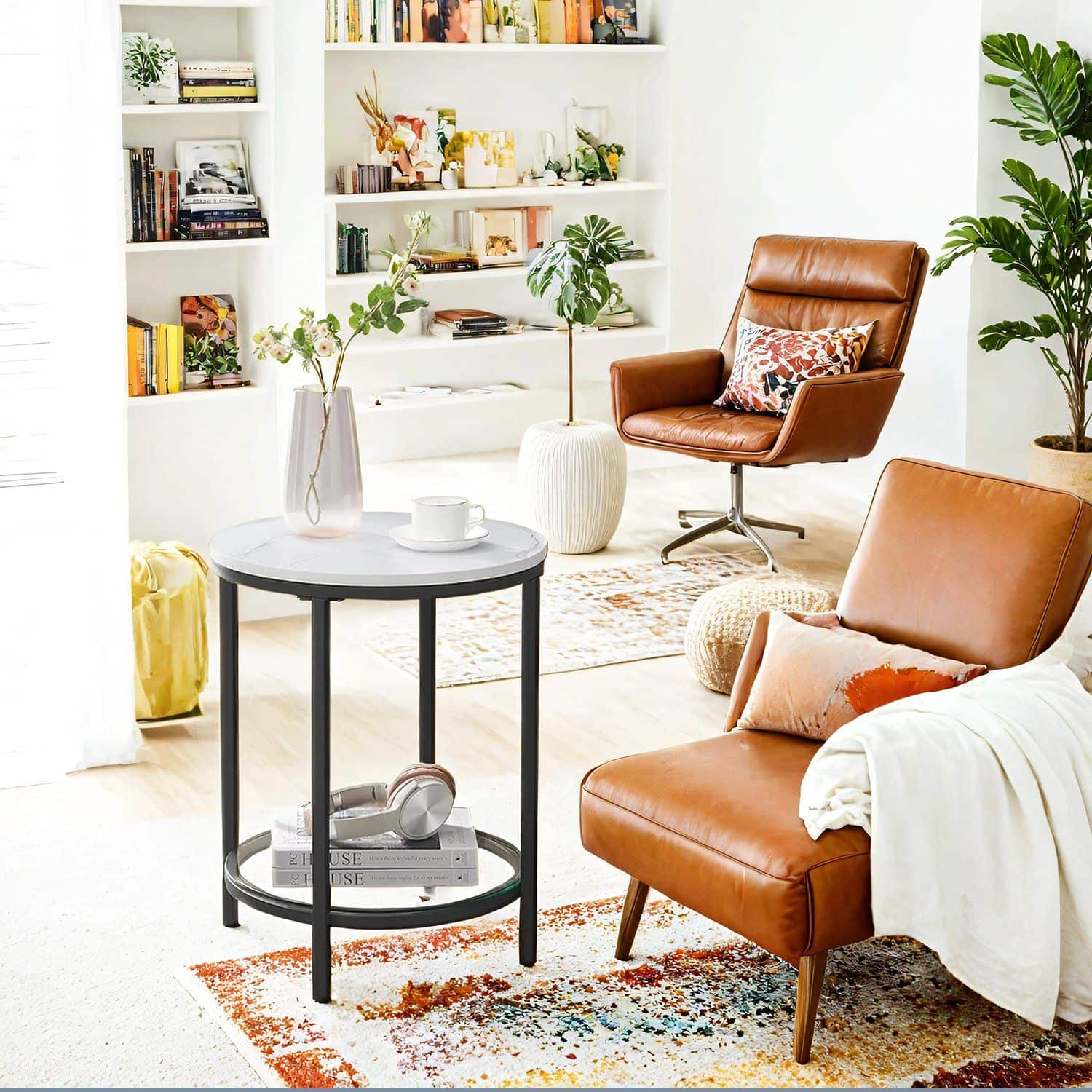 Beistelltisch 2 Ebenen in weißer Marmoroptik mit schwarzem Gestell Beistelltisch 2 Ebenen in weißer Marmoroptik mit schwarzem Gestell