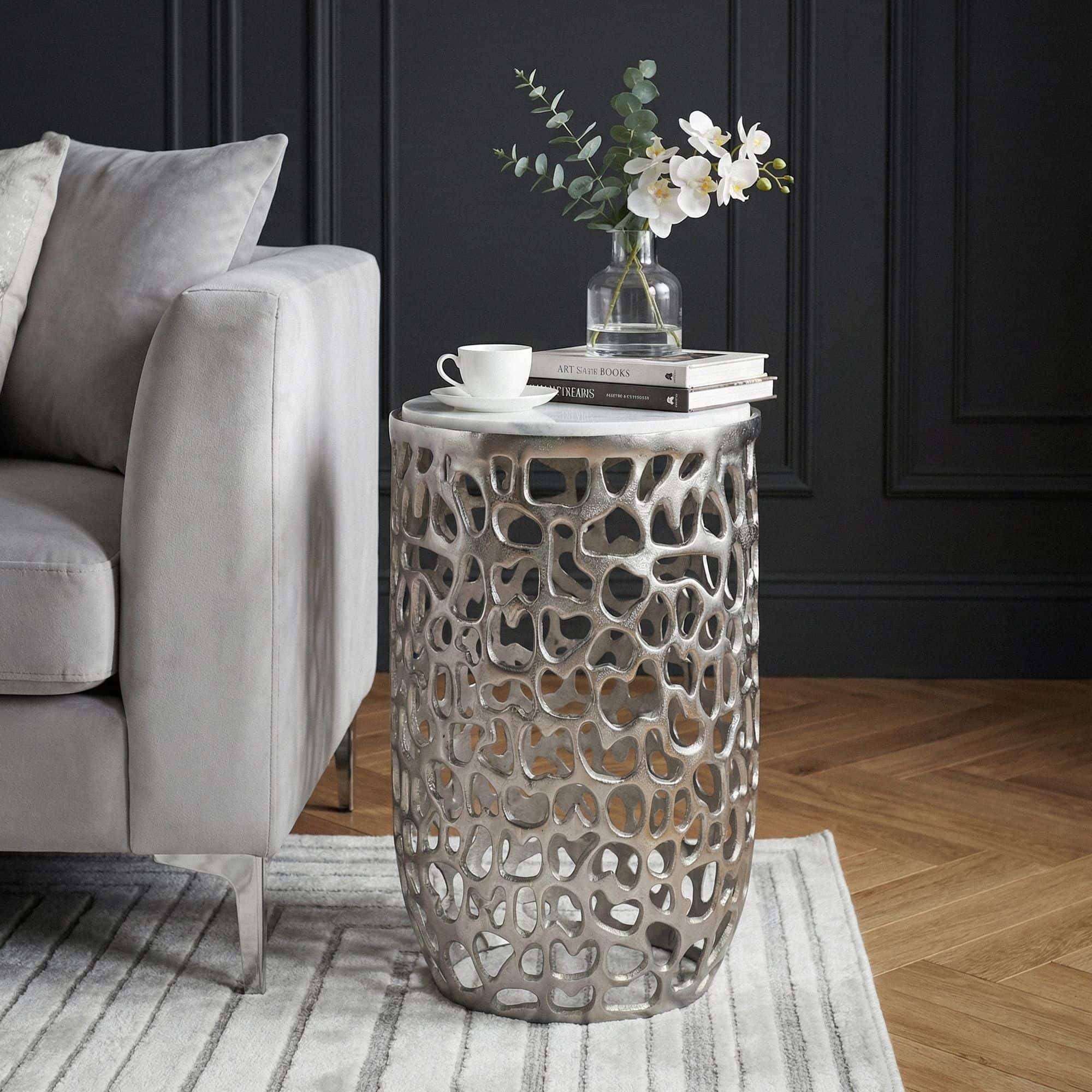 Beistelltisch Aluminium silber rund 30cm – Anstelltisch mit Marmor Tischplatte – Design Metall Couchtisch für Wohnzimmer – runder Wohnzimmertisch modern – Dekotisch Handmade Sofatisch Beistelltisch Aluminium silber rund 30cm – Anstelltisch mit Marmor Tischplatte – Design Metall Couchtisch für Wohnzimmer – runder Wohnzimmertisch modern – Dekotisch Handmade Sofatisch