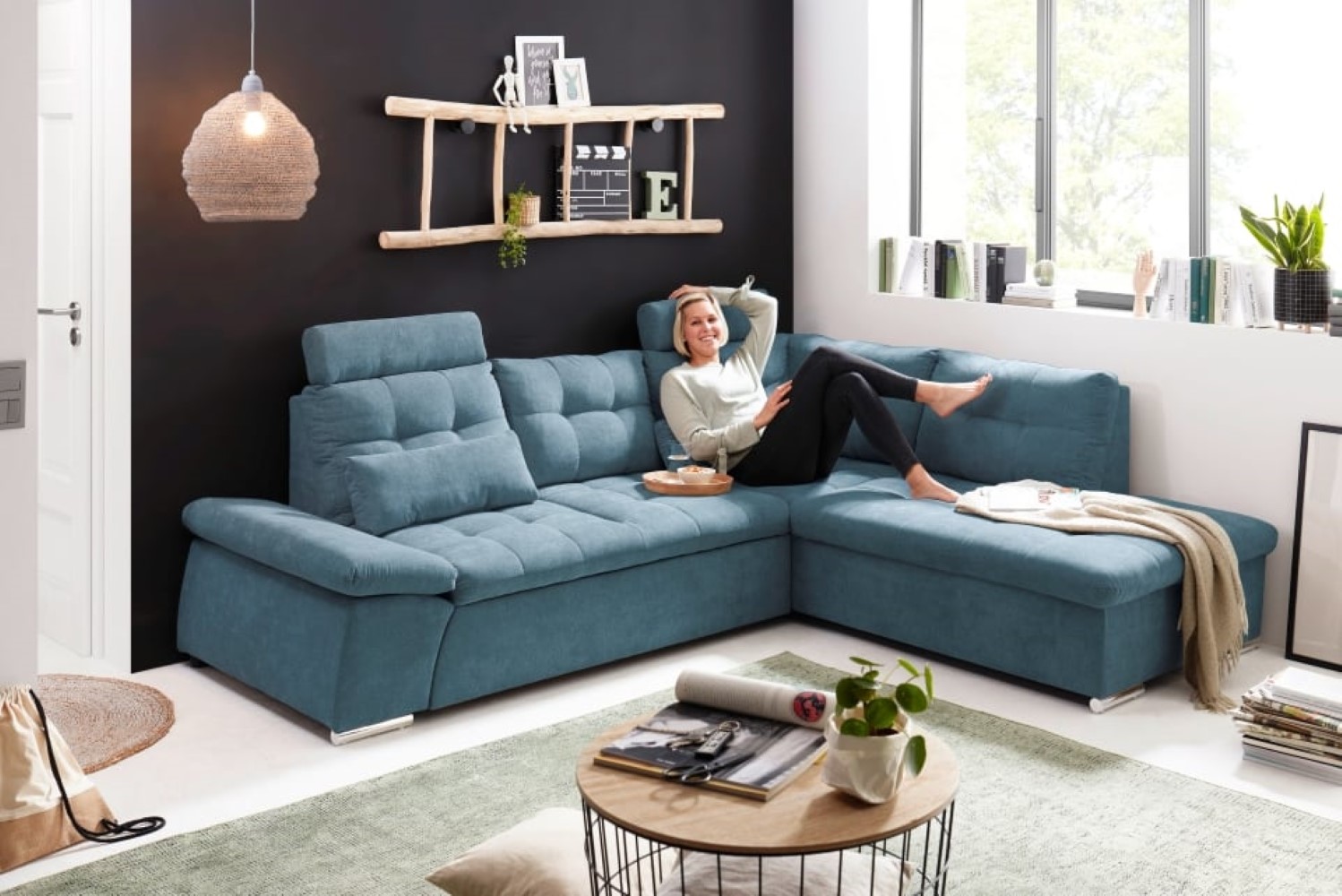 Nalo-2F-Rec_Uran-05_denim_Milieu_Model1 Denim Dreams: Zeitlose Eleganz mit dem Nalo Schlafsofa von ED Exciting Design