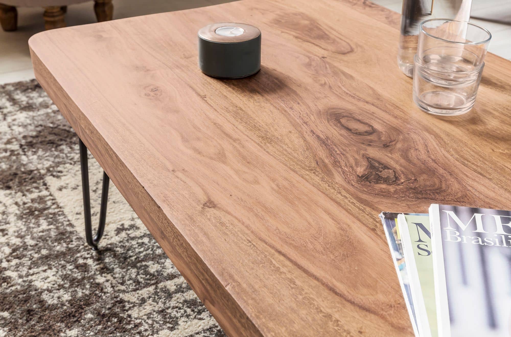 38513-WOHNLING-Couchtisch-BAGLI-Massiv-Holz-Akazi_3 Couchtisch BAGLI Massiv-Holz Akazie 115 cm breit Wohnzimmer-Tisch Design Metallbeine Landhaus-Stil Beistelltisch