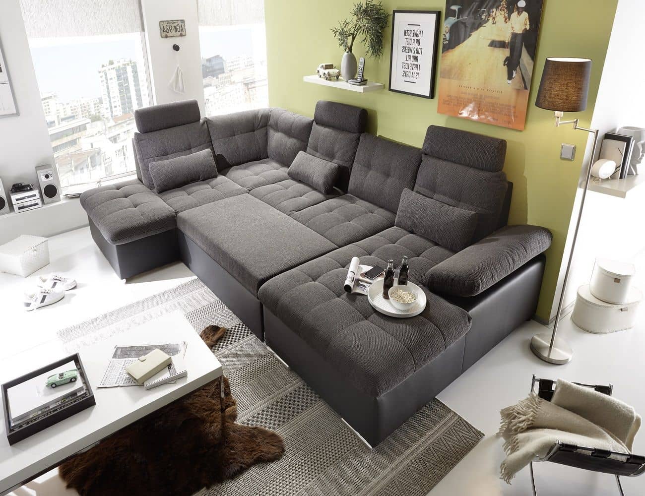 Elegante Wohnlandschaft Jakarta von Ed Exciting Design – Luxus und Komfort in einem