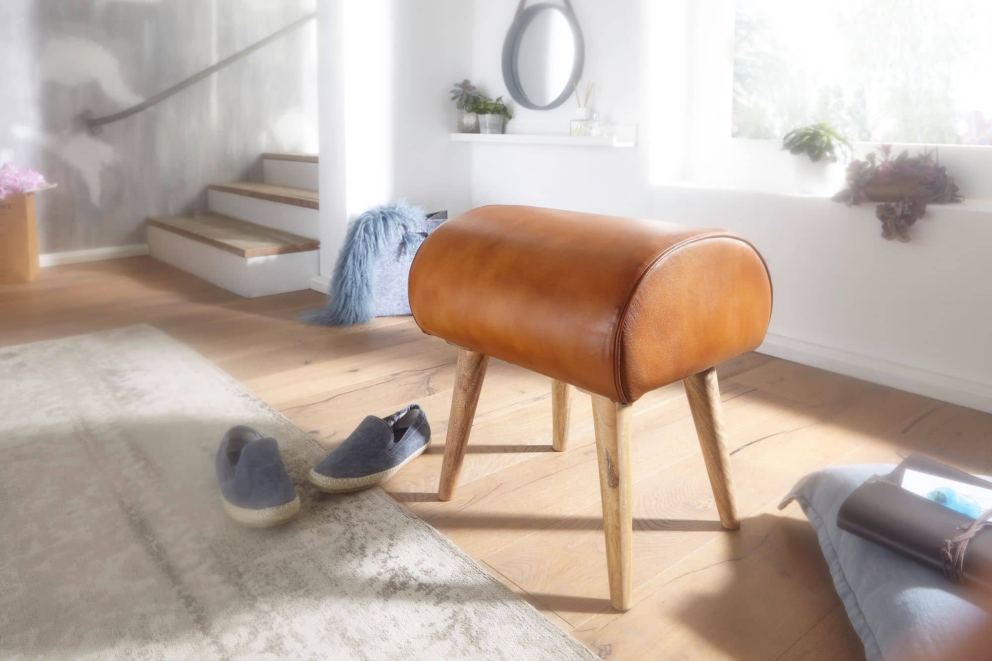 Sitzhocker Echtleder / Massivholz 45 x 53 x 40 cm Moderner Lederhocker Sitzhocker Echtleder / Massivholz 45 x 53 x 40 cm Moderner Lederhocker