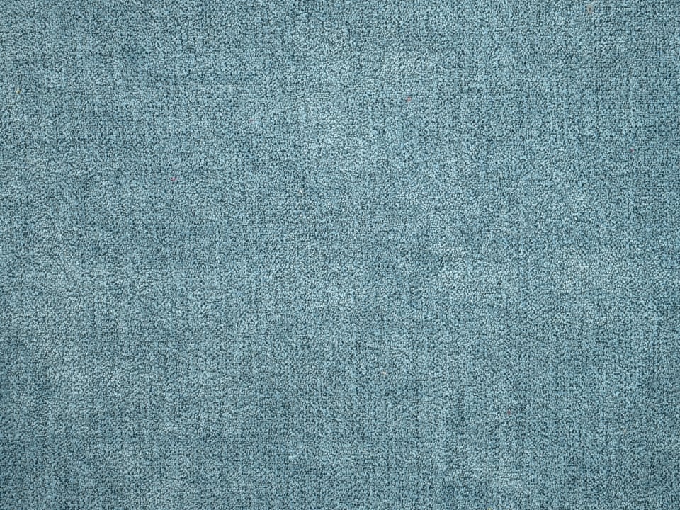 Uran-05-denimIWJoc1KBykCra Denim Chic: ED Exciting Nalo Schlafsofa in blauer Farbgebung mit Bettkasten, verstellbaren Armlehnen und zwei Kopfstützen