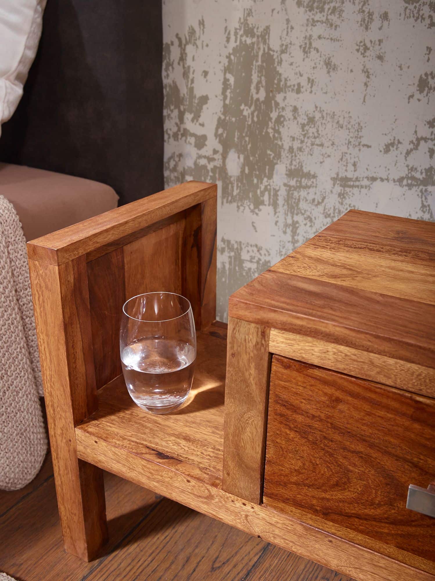 36250-WOHNLING-Nachttisch-MUMBAI-Massiv-Holz-Shee_3 Nachttisch MUMBAI Massiv-Holz Sheesham Nacht-Kommode 40 cm hoch Schublade mit Zeitungsablage Nachtschrank Echt-Holz