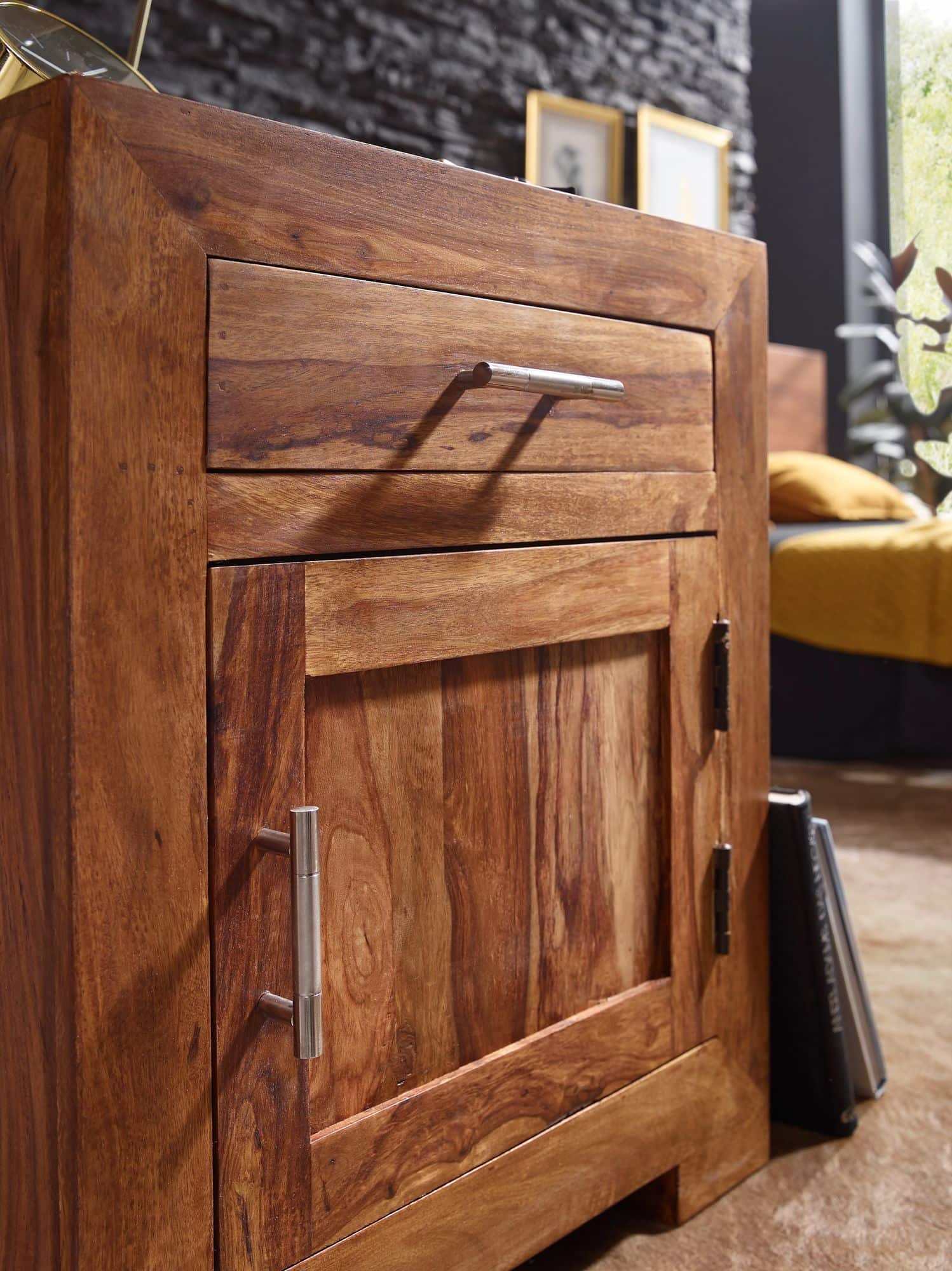 40333-WOHNLING-Nachttisch-MUMBAI-Massivholz-Shees_3 Nachttisch MUMBAI Massivholz Sheesham Design Nachtkommode 60 cm mit Schublade und Tür Nachtschrank für Boxspringbett