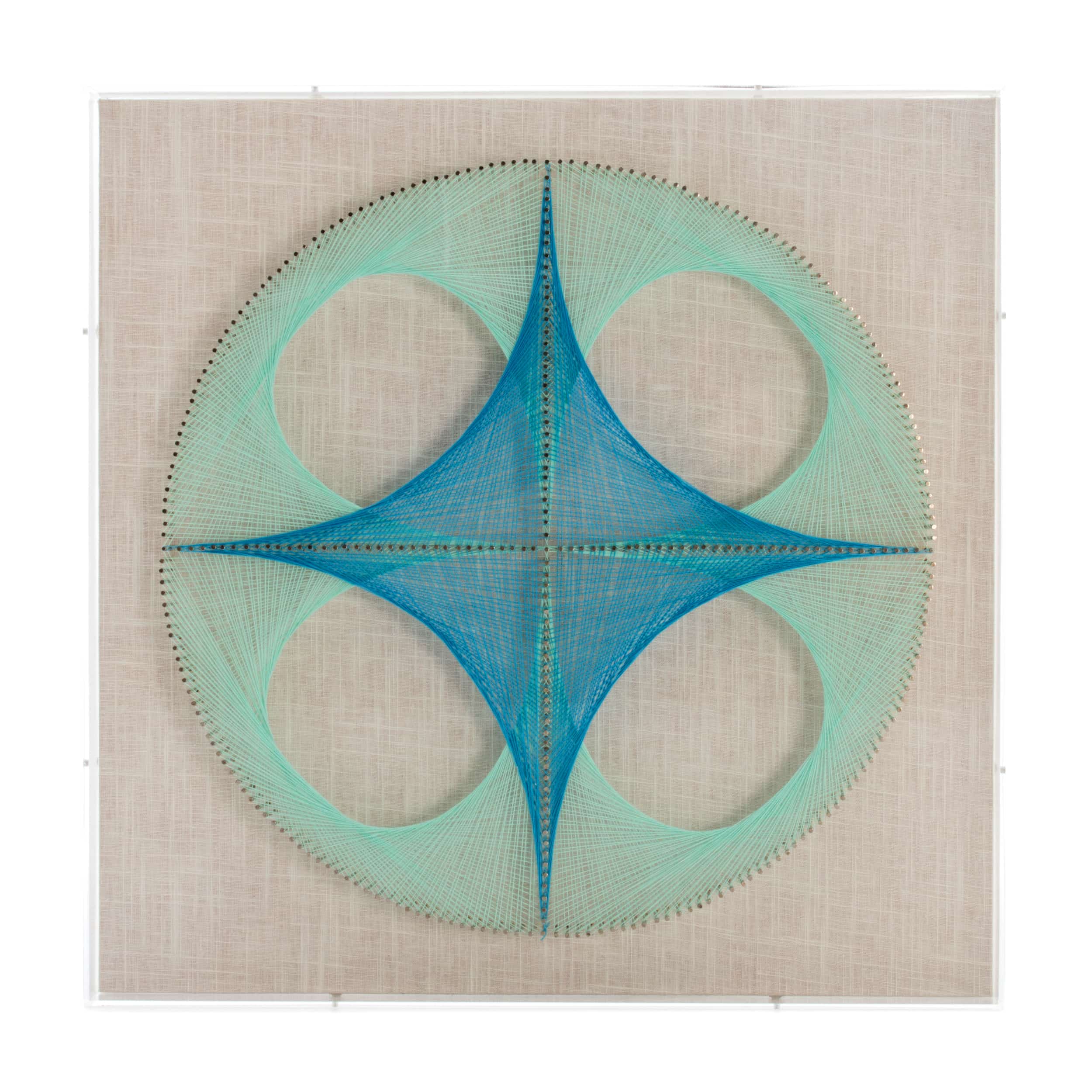 Faden-Wandbild Happiness 45cm x 45cm Faden-Wandbild Happiness 45cm x 45cm
