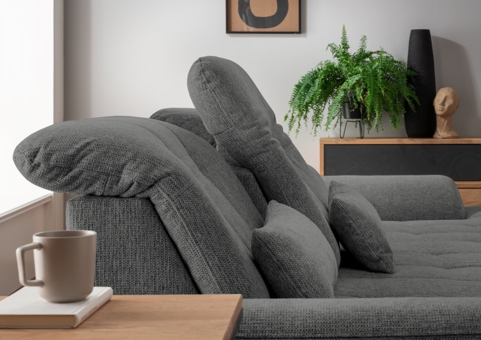 Benformato_Rigatti_2FRFKF-RECBKKF_9754_F06-5 Flexibles Benformato Sofa Rigatti mit Sitztiefenverstellung in Grau-Braun