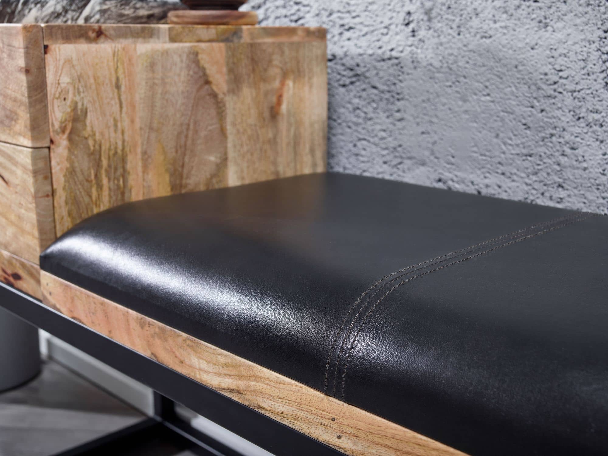 64426-Wohnling-Sitzbank-mit-festem-Eisen-Gestell-und-schwarzen-Leder-100x35x60-cm-WL6-483-WL6-483_3 Sitzbank Ziegenleder / Massivholz Bank 100x60x35 cm im Retro Stil