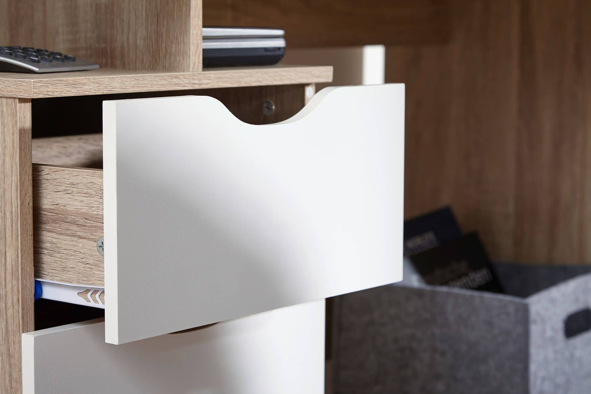 40532-WOHNLING-Schreibtisch-SAMO-120-x-76-x-53-cm-mit-3-Schubladen-in-Sonoma-Weiss-Computertisch-modern-fuer-Jugendliche-Laptoptisch-platzsparend-mit-Ablage-Sekretaer-Kinderschreib5ol7n6QdJqACW Schreibtisch MASSA 120 x 76 x 53 cm mit 3 Schubladen in Sonoma Weiß