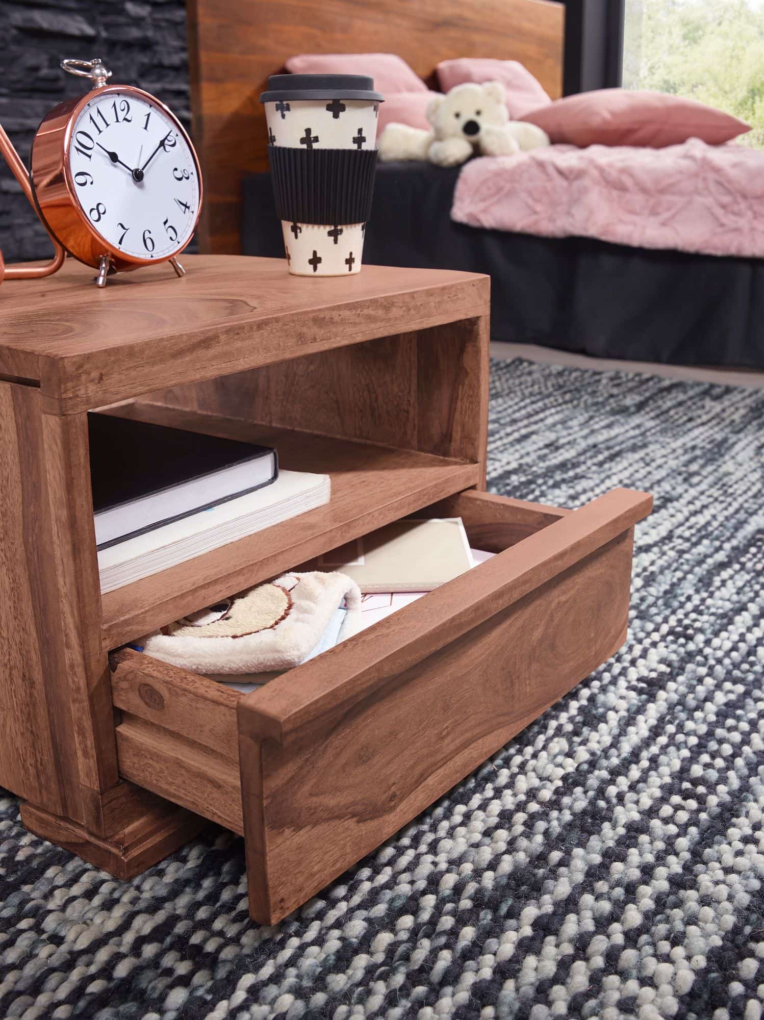 38522-WOHNLING-Nachttisch-MUMBAI-Massiv-Holz-Akaz_3 Nachttisch MUMBAI Massiv-Holz Akazie Nacht-Kommode 30 cm 1 Schublade Ablage Nachtschrank Landhaus-Stil Echt-Holz