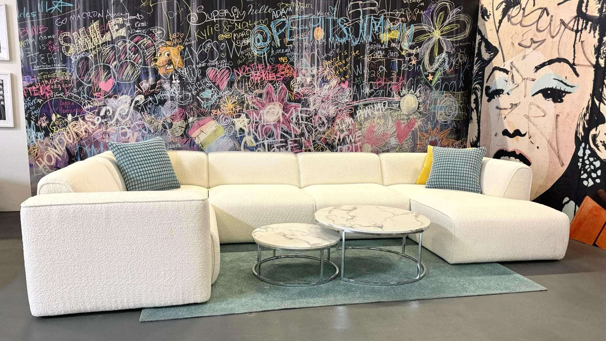 Wohnlandschaft Maddox Snow– Moderne XXL Couch mit Bouclé Stoff, Wellenunterfederung & frei stellbar