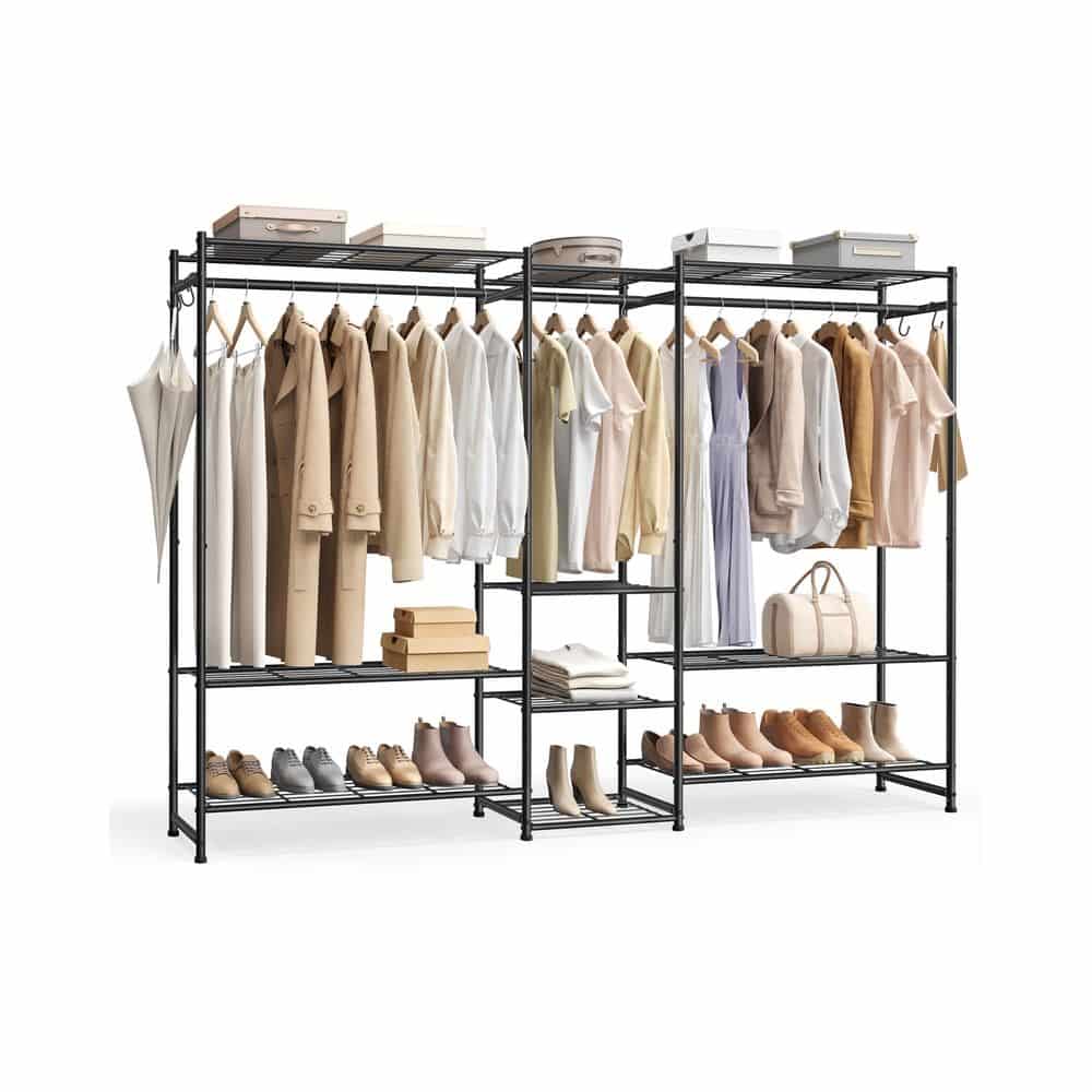 Offener Kleiderschrank mit 10 Ablagen und 3 Kleiderstangen