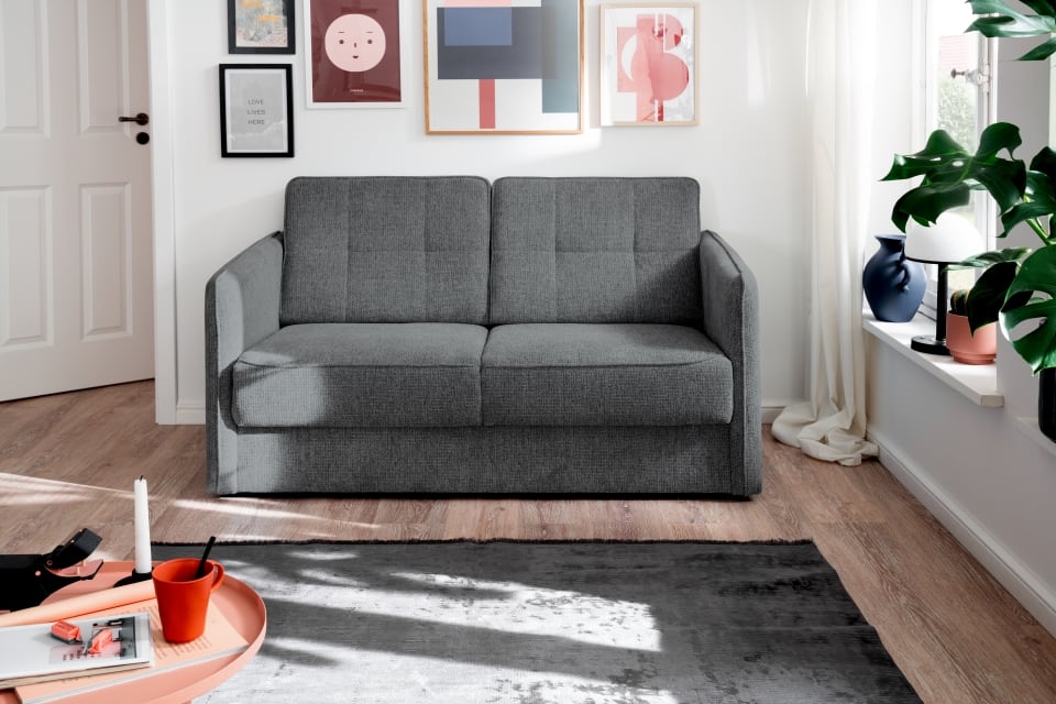 Benformato_Milano_2F_9750-1 Sofa Milano Anthrazit: Luxus-Mikrofaser und Einzelausziehfunktionen