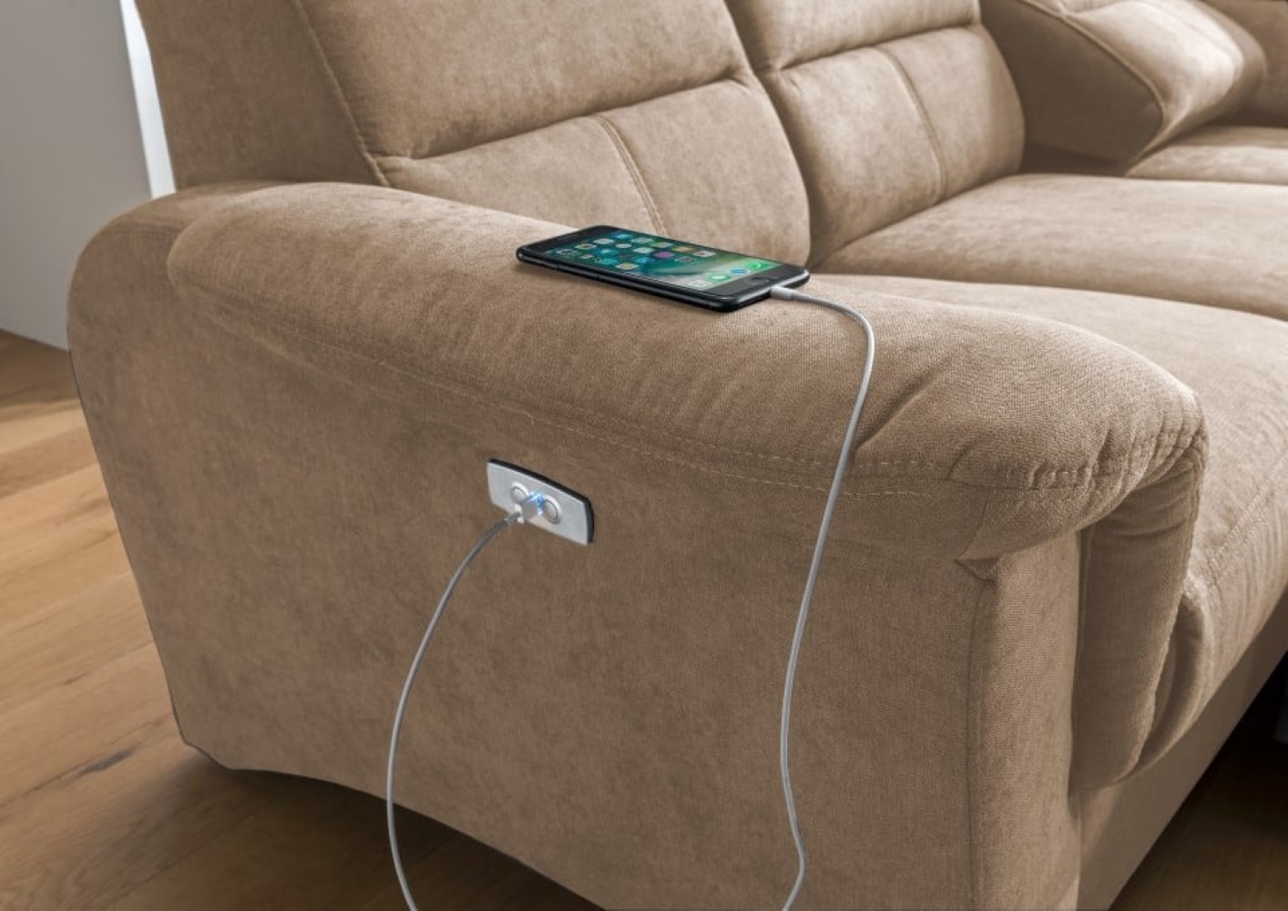 Ecksofa Parole von Benformato: Multifunktionaler Luxus mit Schlaffunktion und Relaxfunktion für Ihr Zuhause Ecksofa Parole von Benformato: Multifunktionaler Luxus mit Schlaffunktion und Relaxfunktion für Ihr Zuhause