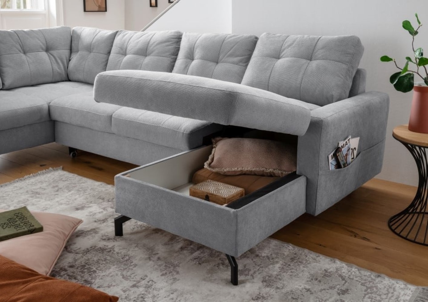 Wohnlandschaft mit Schlaffunktion Trevisio: Luxuriöse Komfortlösung inkl Bettkasten, in verschiedenen Farben wählbar Wohnlandschaft mit Schlaffunktion Trevisio: Luxuriöse Komfortlösung inkl Bettkasten, in verschiedenen Farben wählbar