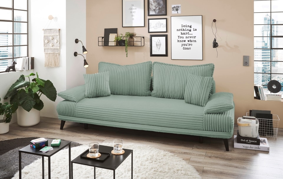 Carla_Ambience_allgemein_14 Sage Eleganz: Das Ed Exciting Design Sofa Carla – Elegantes Schlafsofa mit Ambience Cord Bezug, Schlaffunktion & Bettkasten
