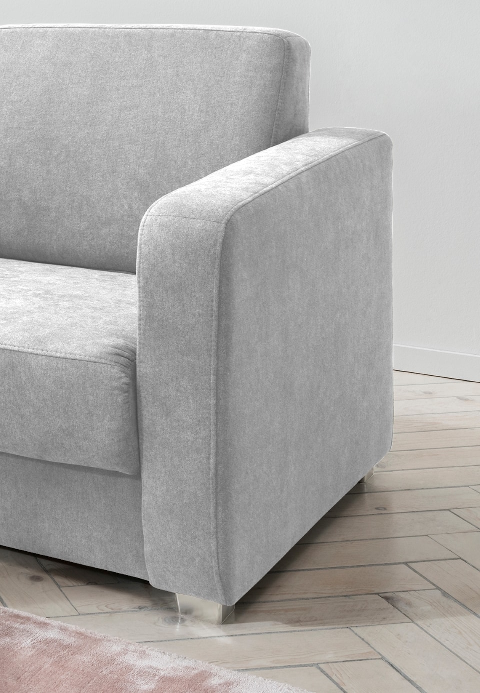 Benformato_Mia_2F_3611-5 Modernes Silber: Das Sofa Mia von Benformato - Ein Highlight für Ihr Zuhause