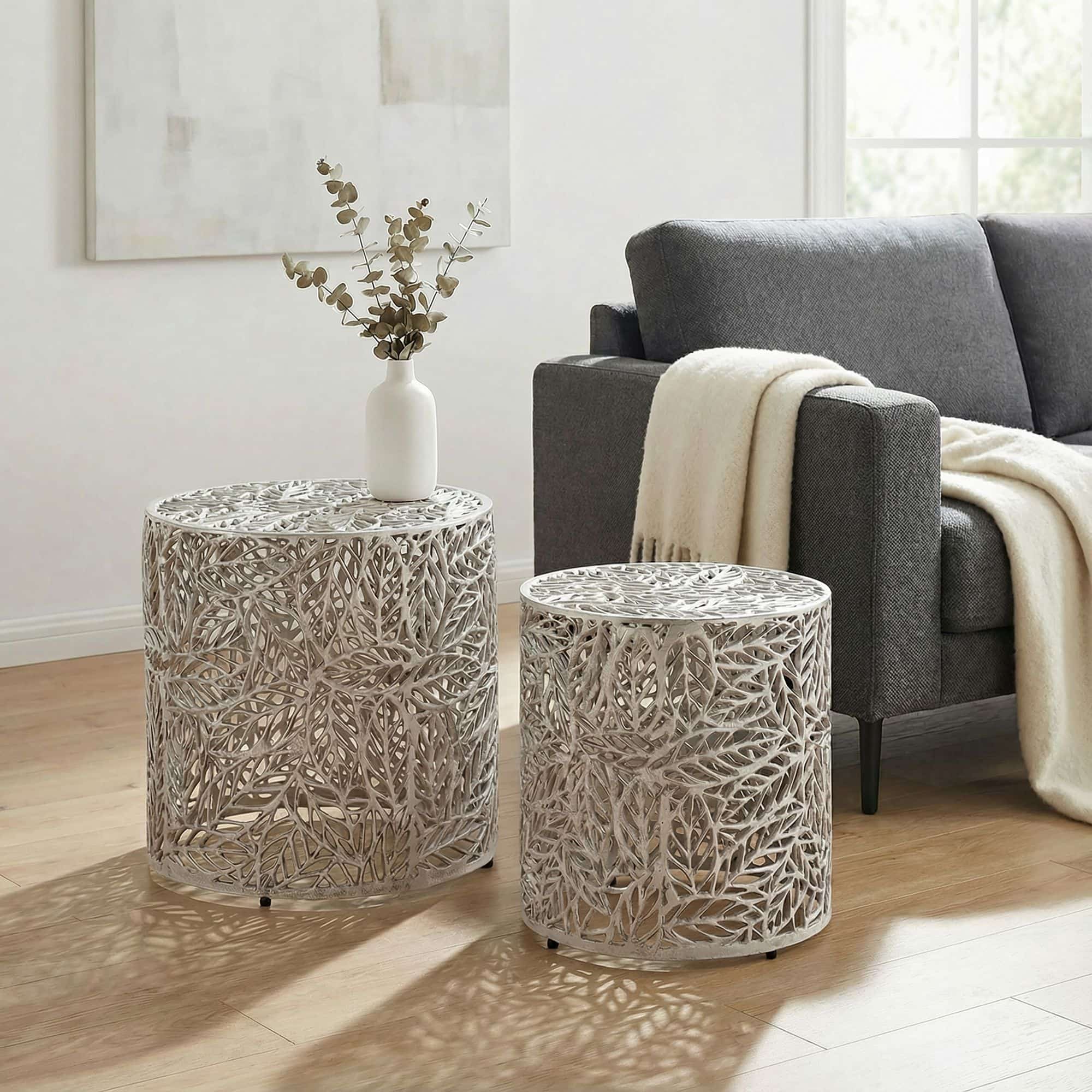 Satztisch Aluminium 2er Set rund silber - Beistelltisch mit Blattmuster - Dekotisch Couchtisch Alu Design - Metalltisch modern - Wohnzimmertisch Set Handmade Satztisch Aluminium 2er Set rund silber - Beistelltisch mit Blattmuster - Dekotisch Couchtisch Alu Design - Metalltisch modern - Wohnzimmertisch Set Handmade