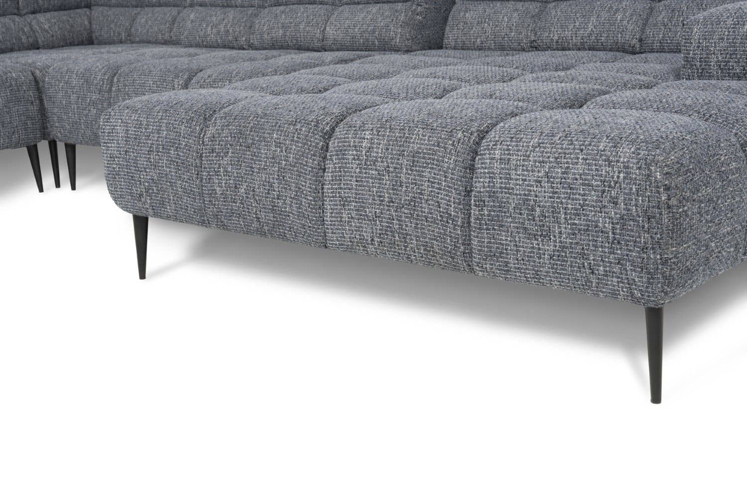 Wohnlandschaft Liam von designwerk – moderne Flachgewebe-Wohnlandschaft mit Sitztiefenverstellung