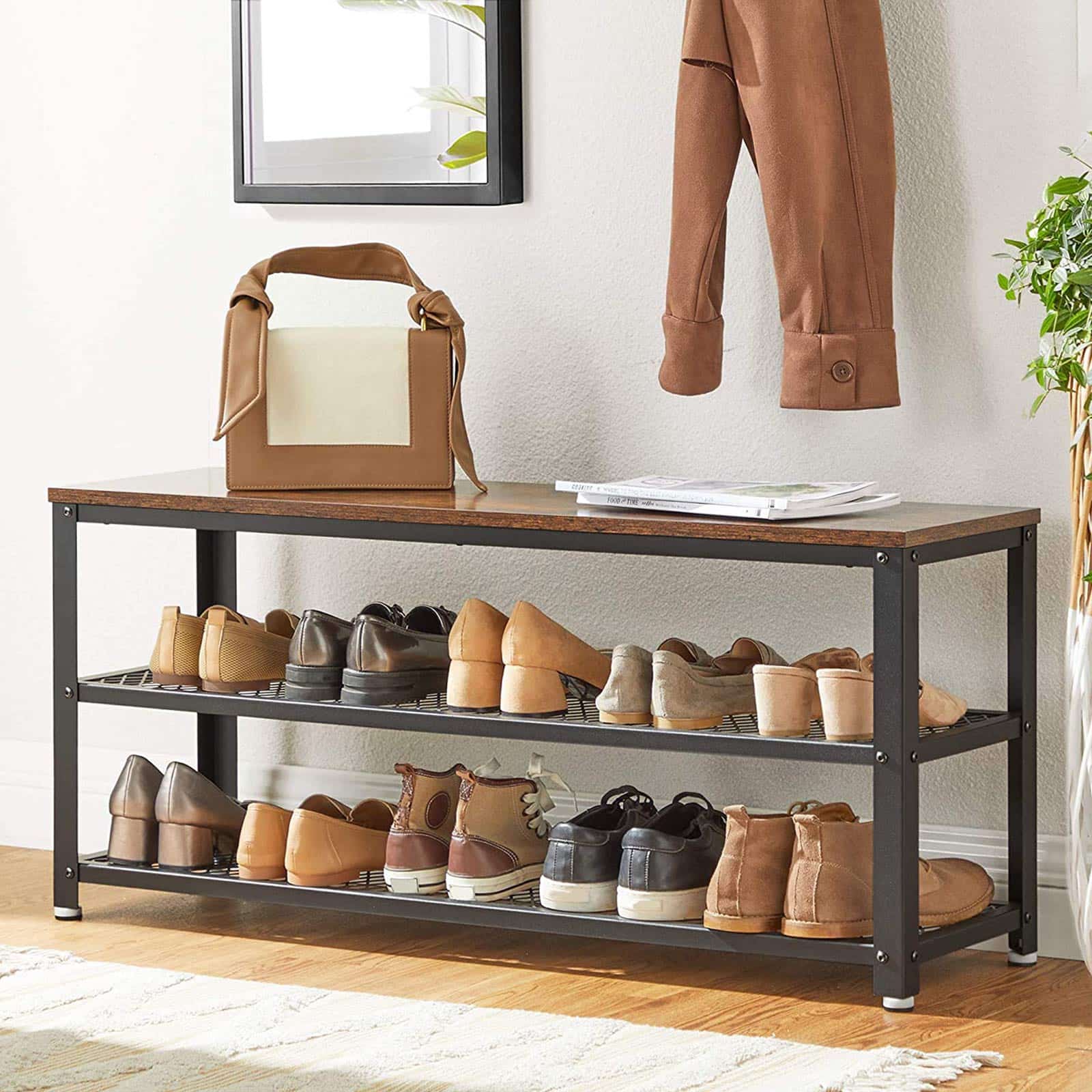 Schuhregal mit 2 Ablagen Schuhregal mit 2 Ablagen