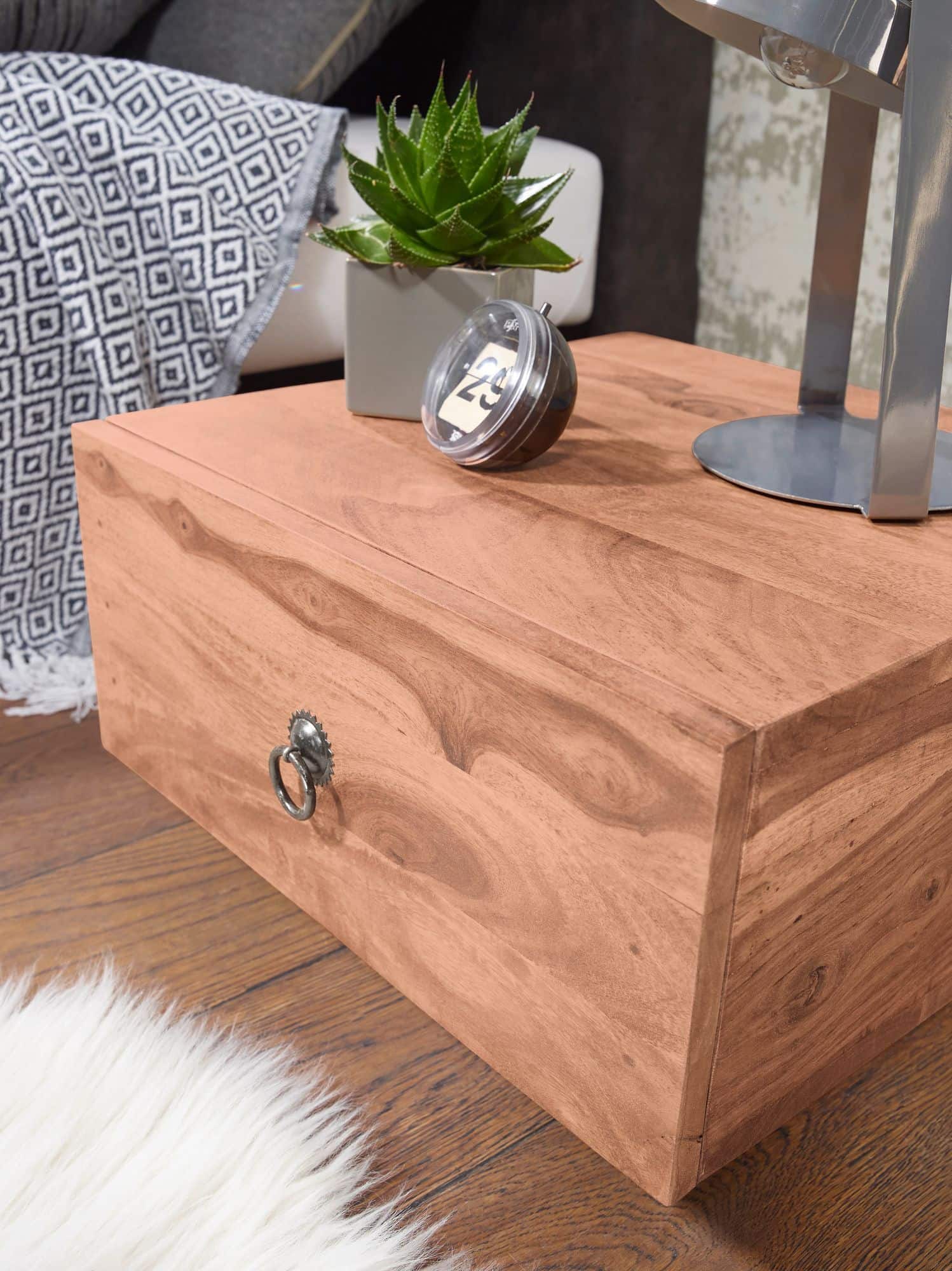 Design Nachttisch MUMBAI Massiv-Holz Akazie 40x40x25 cm Design Nachttisch MUMBAI Massiv-Holz Akazie 40x40x25 cm