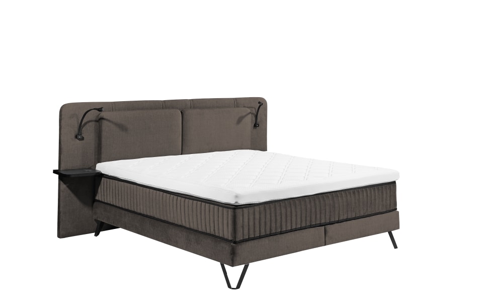 Milazzo_Aphrodite_frei_Mocca "Aphrodite Mocca: Entdecken Sie pure Eleganz im Schlaf mit dem ED Exciting Design Boxspringbett Milazzo – Komfortabler 9-Zonen-Tonnentaschenfederkern und praktisches Wireless Charging inklusive
