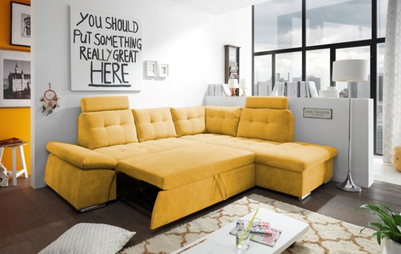 Nalo_gross_Uran_offen_senf Zeitlose Wärme: Senffarbenes Nalo Schlafsofa mit Bettkasten von ED Exciting Design