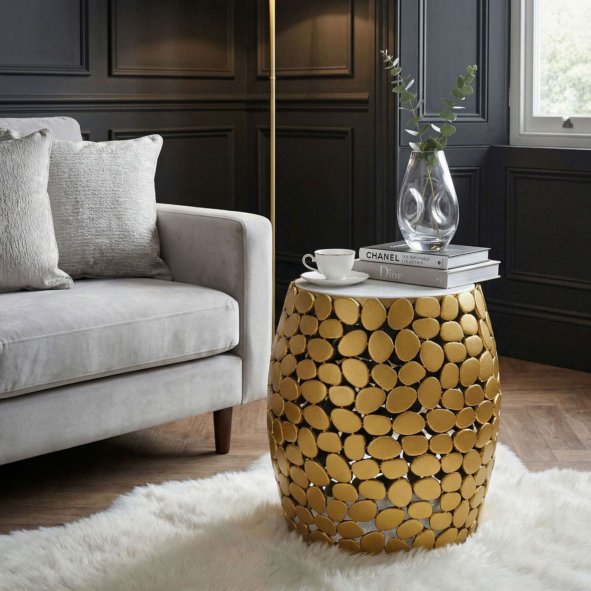 Design Beistelltisch rund 40cm aus Aluminium gold & weißer Marmor Tischplatte – Couchtisch Alu – Metall Wohnzimmertisch Dekotisch Handmade Design Beistelltisch rund 40cm aus Aluminium gold & weißer Marmor Tischplatte – Couchtisch Alu – Metall Wohnzimmertisch Dekotisch Handmade