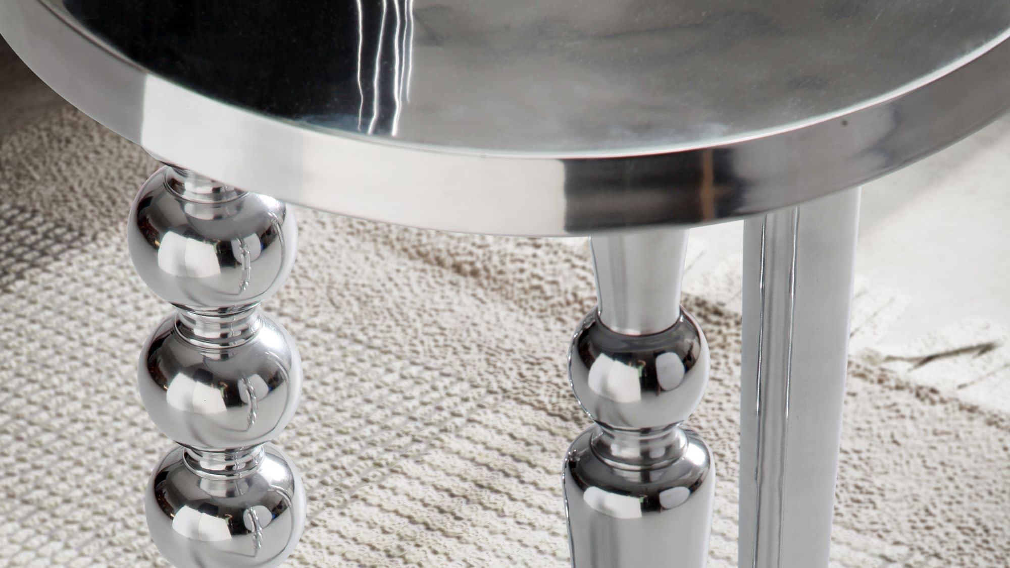 Beistelltisch 44x44x63 cm Aluminium mit drei verschiedenen Beinen