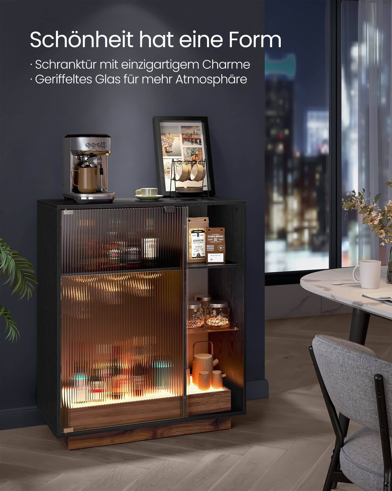 Weinschrank mit Beleuchtung und geriffelter Glastür Weinschrank mit Beleuchtung und geriffelter Glastür