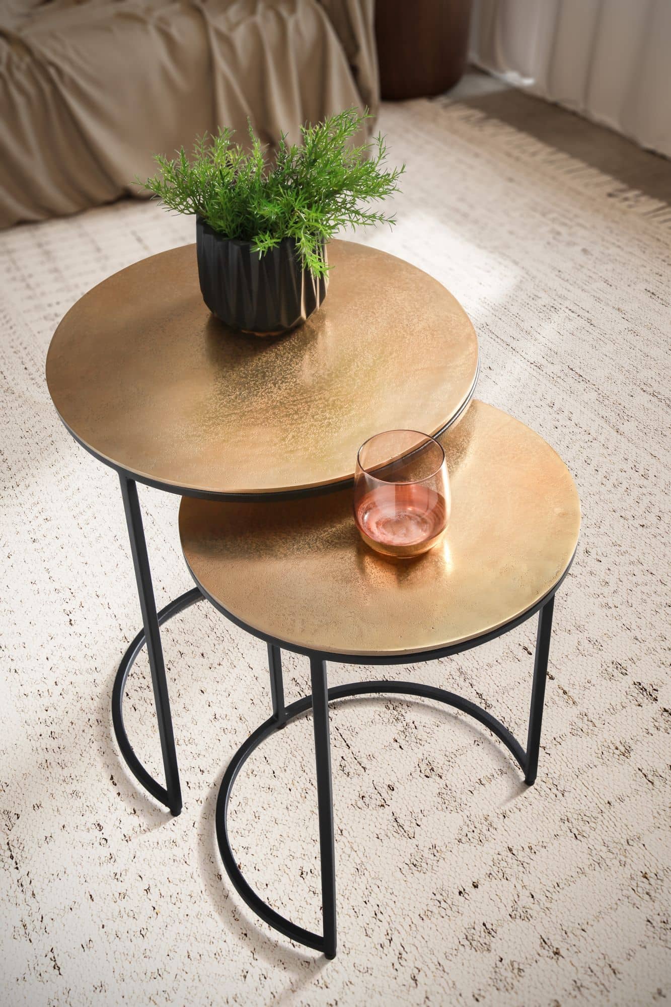 Beistelltisch 3er Set Aluminium Gold / Schwarz Design Satztisch Metall Rund Beistelltisch 3er Set Aluminium Gold / Schwarz Design Satztisch Metall Rund