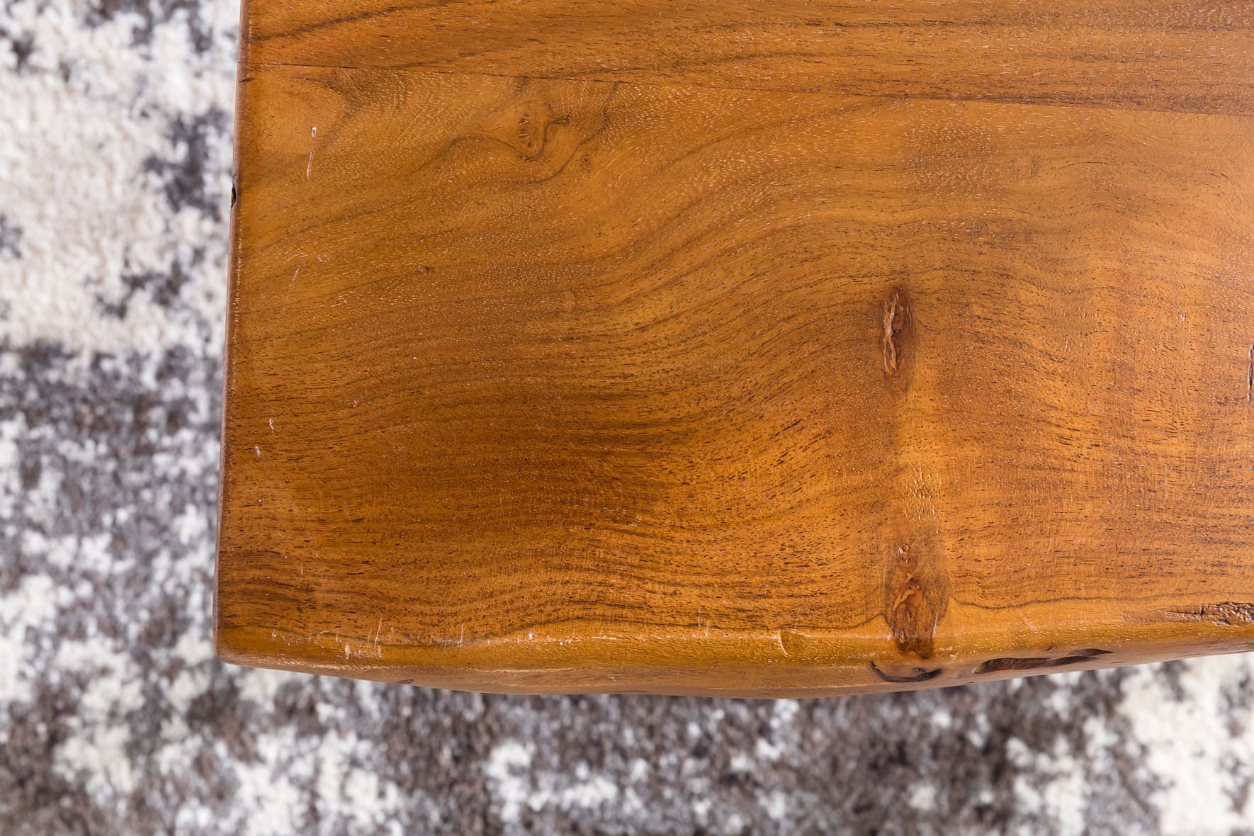 Design Couchtisch Sheesham Massivholz Tisch Baumkante 56 x 38 x 51 cm Design Couchtisch Sheesham Massivholz Tisch Baumkante 56 x 38 x 51 cm