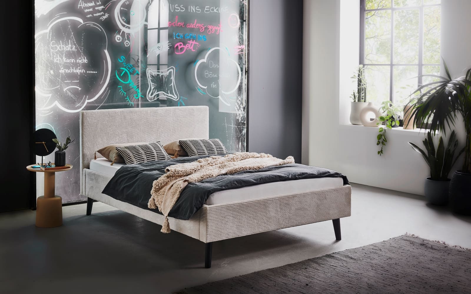 Polsterbett Avola by Meise – Elegantes Breitcord Bettgestell in Beige | 140x200 cm | Massivholzfüße Polsterbett Avola by Meise – Elegantes Breitcord Bettgestell in Beige | 140x200 cm | Massivholzfüße