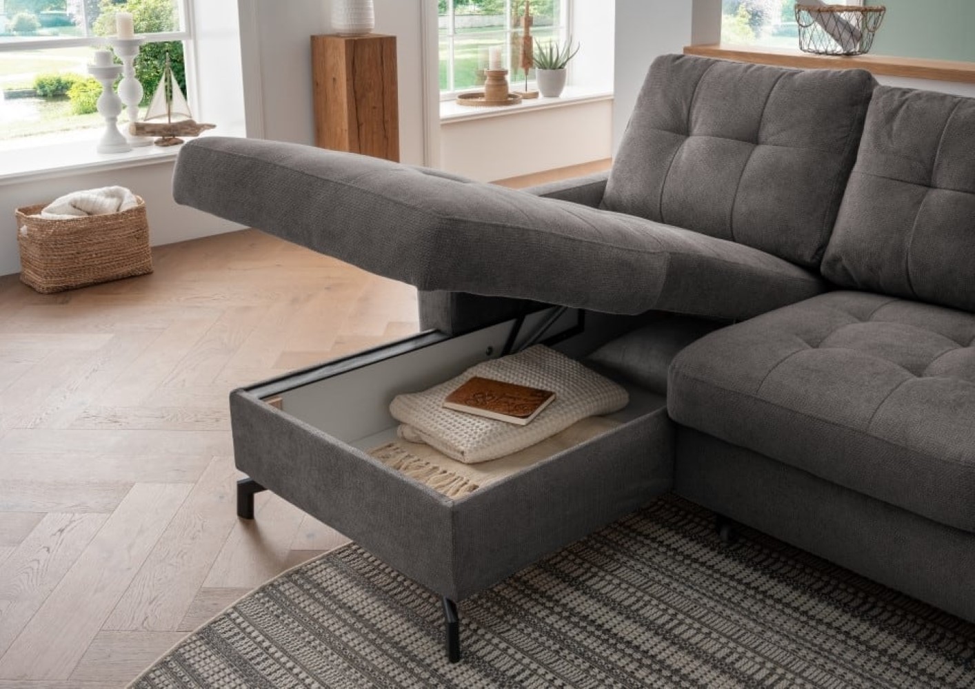 Benformato_Treviso_2F-RECBK_9306_F10-40EFXzCudbcfgP Elegantes Design: Anthrazitfarbenes Sofa Treviso mit Bettkasten