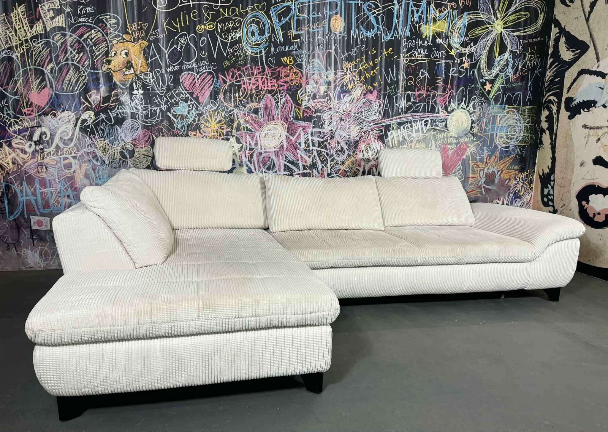 Sofa Charleen Beige Breitcord mit Schlaffunktion | Ausstellungsstück | Breitcord