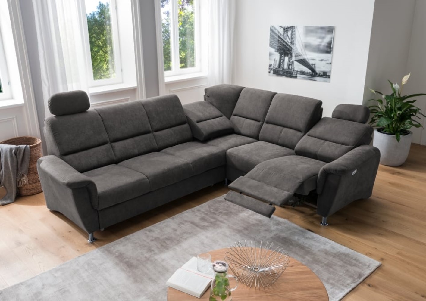 Ecksofa Parole von Benformato: Multifunktionaler Luxus mit Schlaffunktion und Relaxfunktion für Ihr Zuhause Ecksofa Parole von Benformato: Multifunktionaler Luxus mit Schlaffunktion und Relaxfunktion für Ihr Zuhause