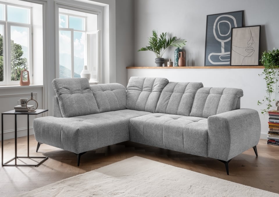 Ecksofa Sano von Benformato – Beidseitig bestellbar, Corto Stoff, Elektrofunktion & verstellbare Kopflehnen