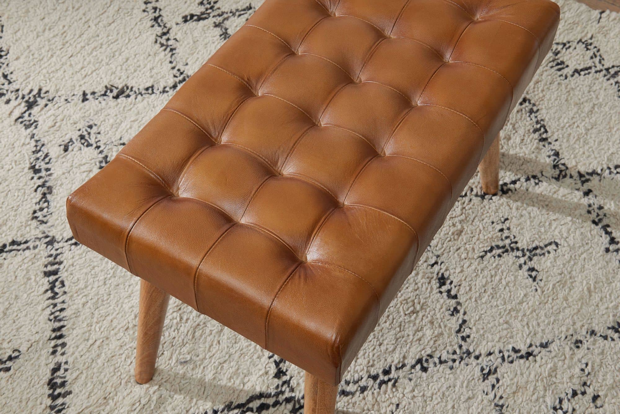 52305-WOHNLING-Sitzhocker-WL6-012-WL6-012_4 Komfortabler Chesterfield Sitzhocker aus Echtleder