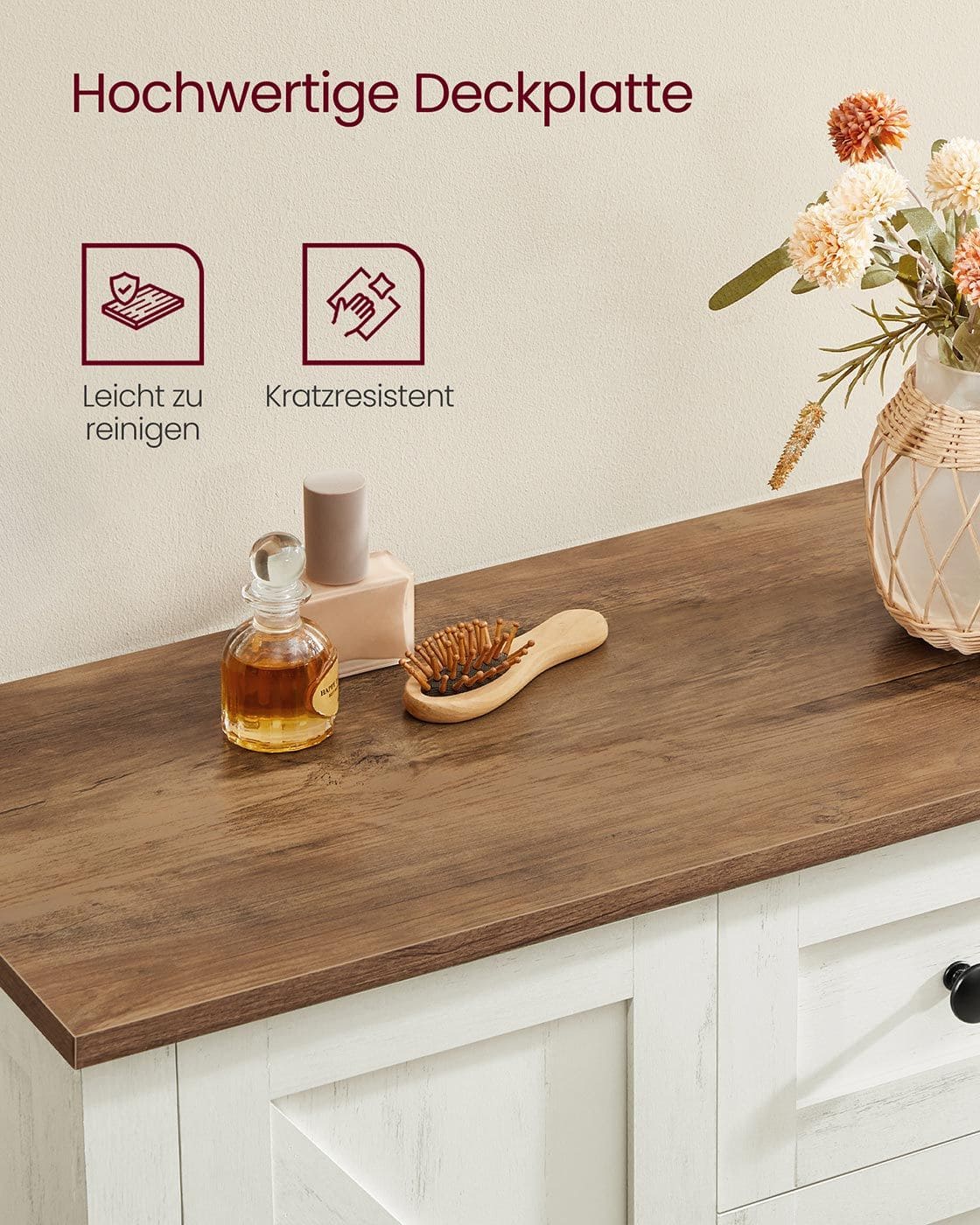 Badezimmerschrank mit Schubladen und verstellbaren Ablagen im Landhausstil Badezimmerschrank mit Schubladen und verstellbaren Ablagen im Landhausstil